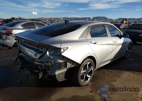 2022 Hyundai Elantra Limited z USA, uszkodzony, nr VIN 5NPLP4AG5NH057977